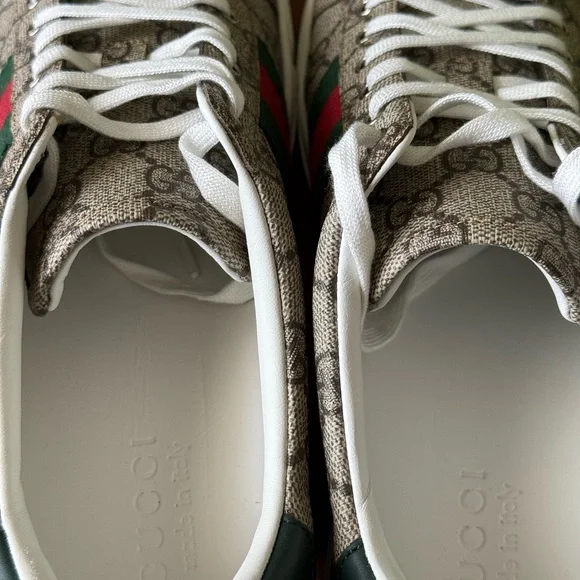 Gucci Men's Beige Sneakers with Green and Red Stripes - Picture 8 of 11